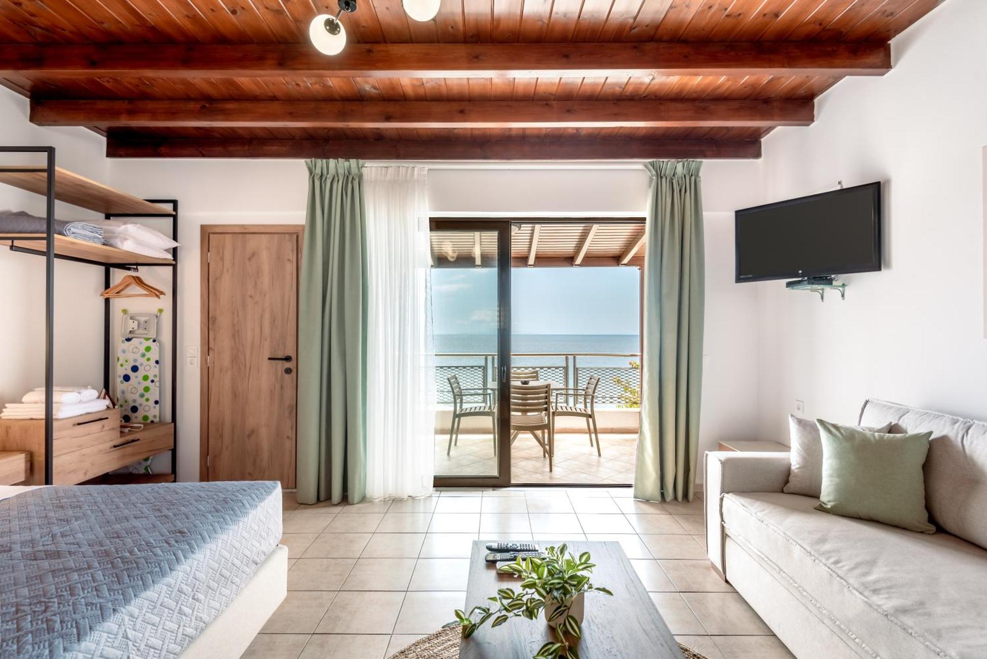 Superb Apartments Kriaras Sea View In Sfakia Khóra Sfakíon Esterno foto