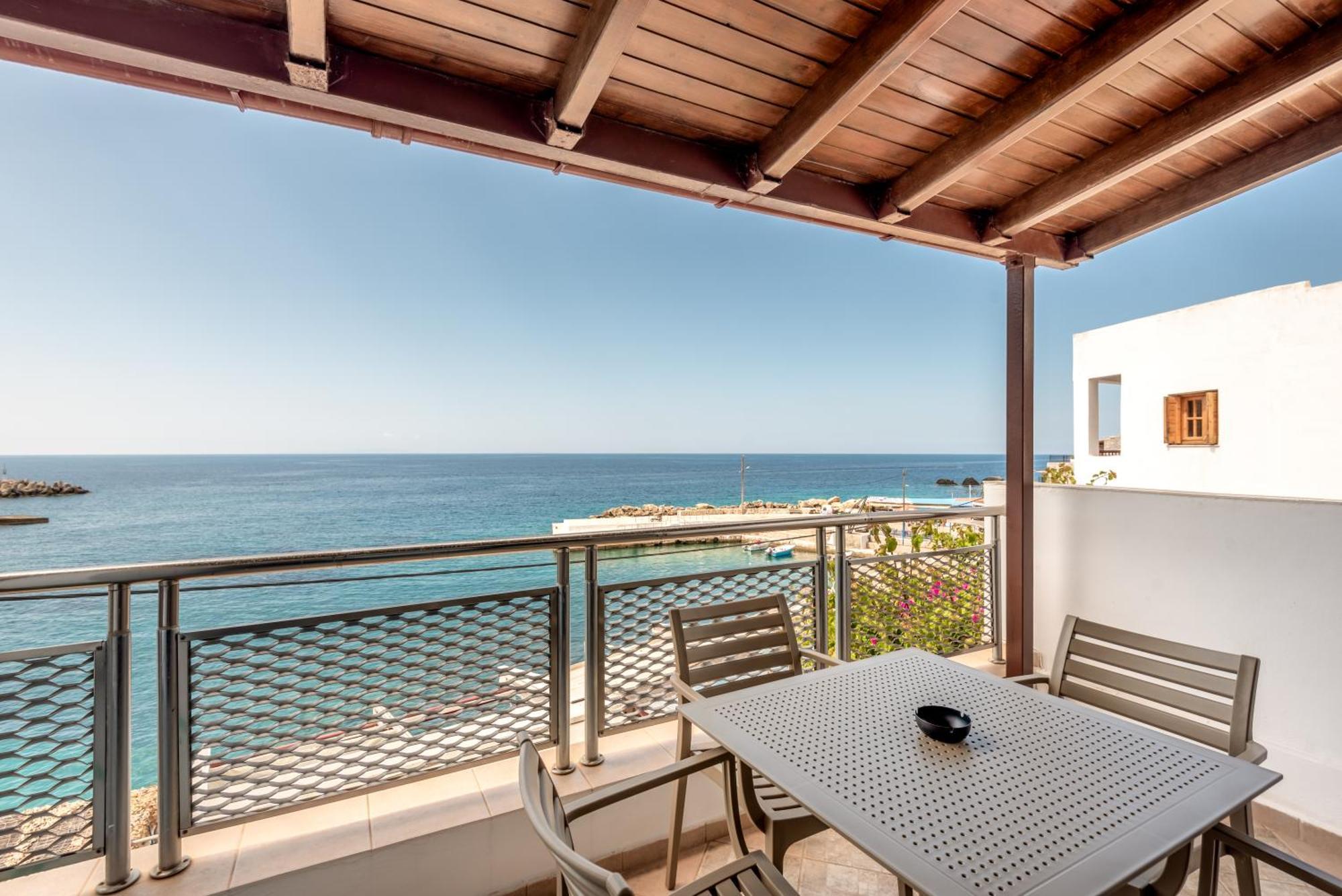 Superb Apartments Kriaras Sea View In Sfakia Khóra Sfakíon Esterno foto