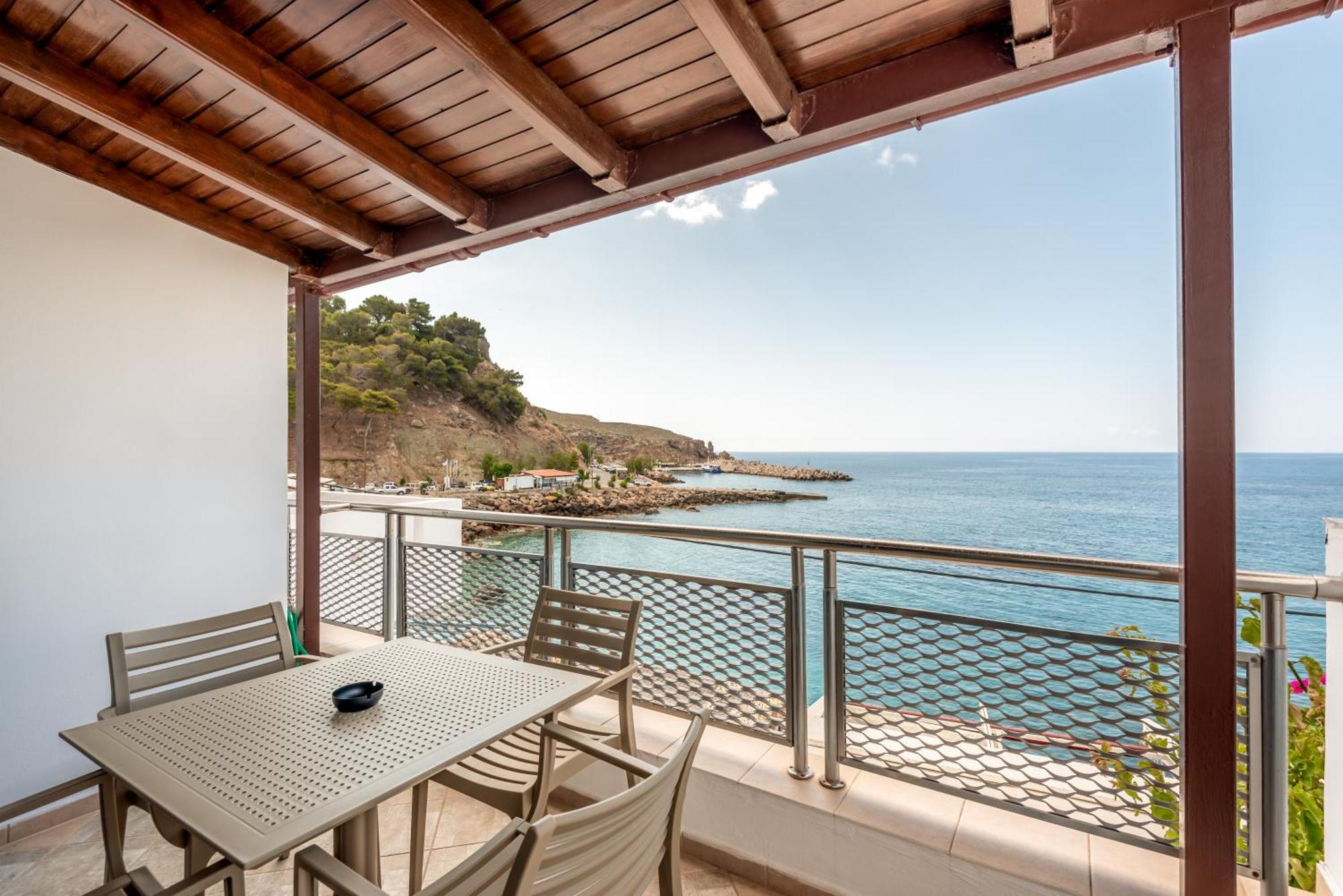 Superb Apartments Kriaras Sea View In Sfakia Khóra Sfakíon Esterno foto
